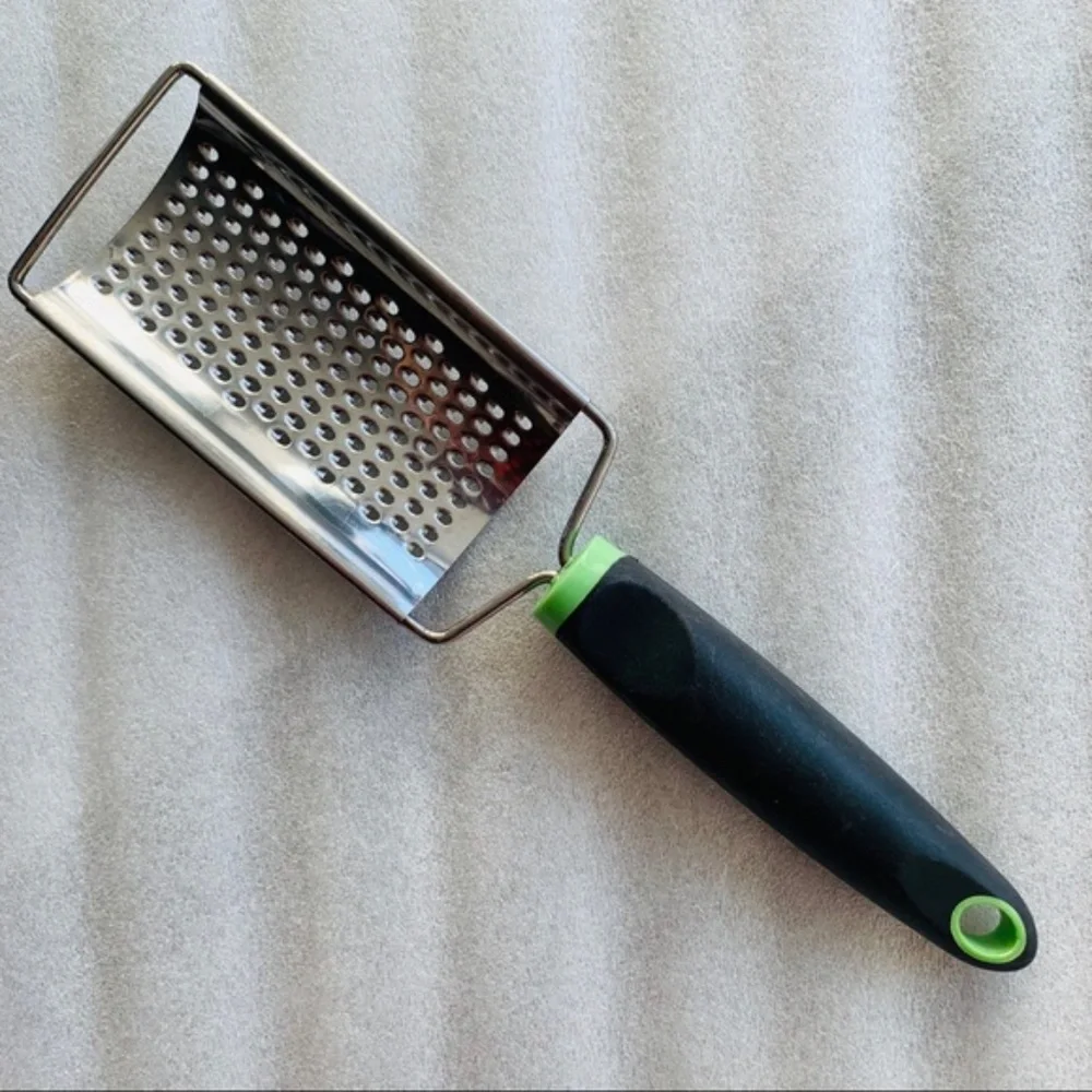 2-in-1 Cheese Zest Fine Grinder Comfort Handle